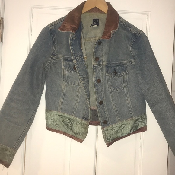 GAP Jackets & Blazers - ⭐️HP⭐️Vintage Gap Denim Jacket w/ designs